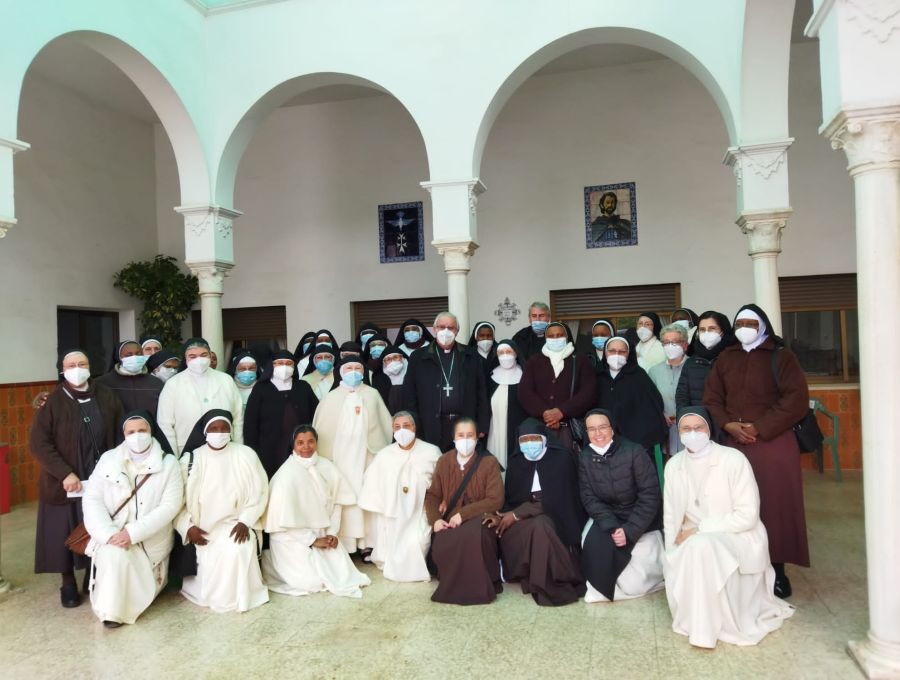 Encuentro con el Arzobispo de Sevilla